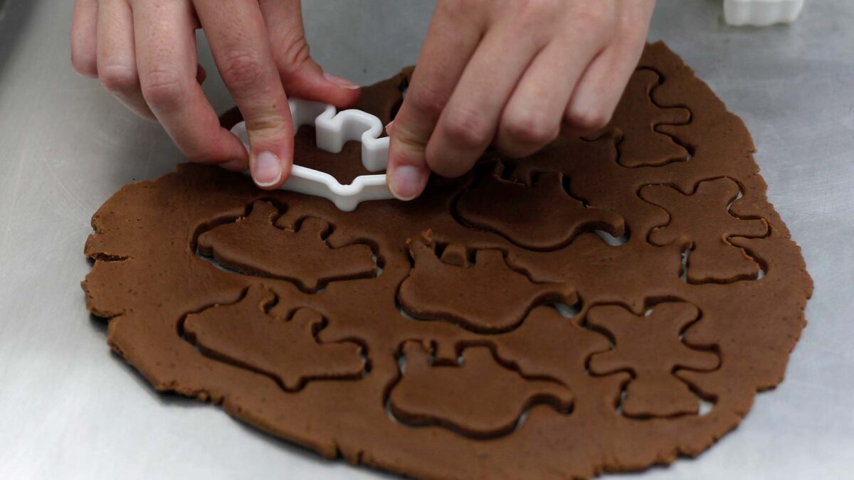 Las verdaderas razones por las que no debes comerte la masa cruda de las galletas