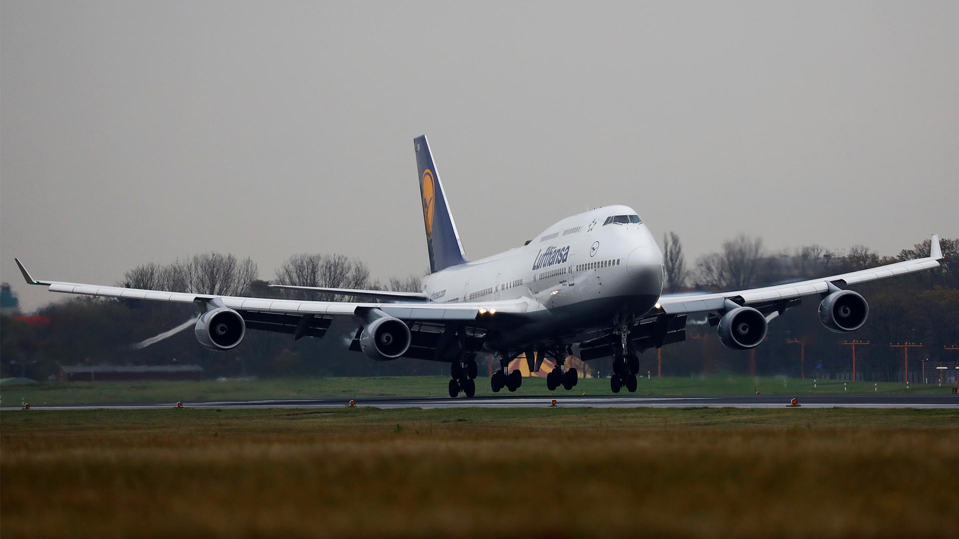 Un grupo de pilotos alemanes se niega a deportar refugiados en sus vuelos