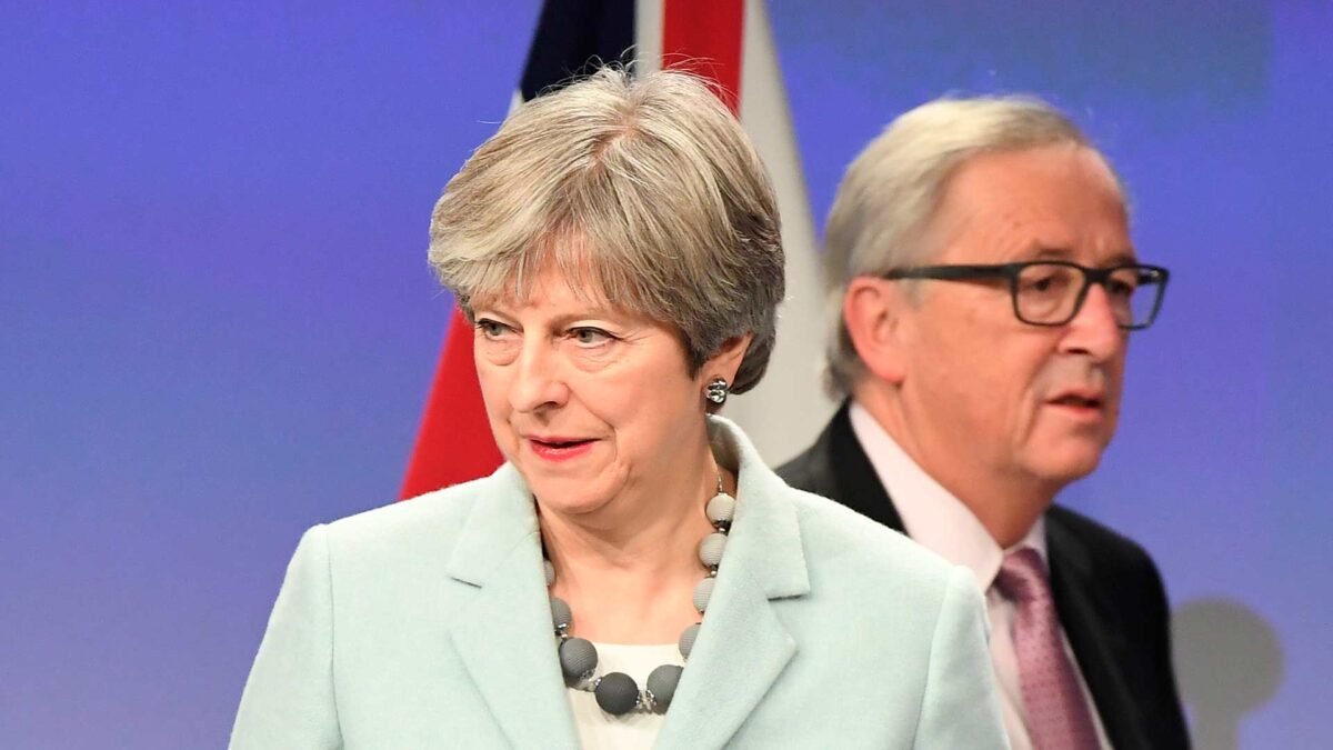 May y Juncker alcanzan un acuerdo sobre las condiciones del Brexit