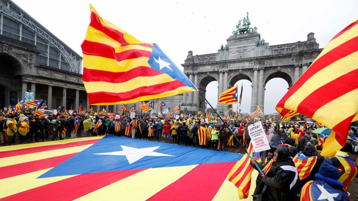 Miles de personas se manifiestan en Bruselas por la independencia de Cataluña