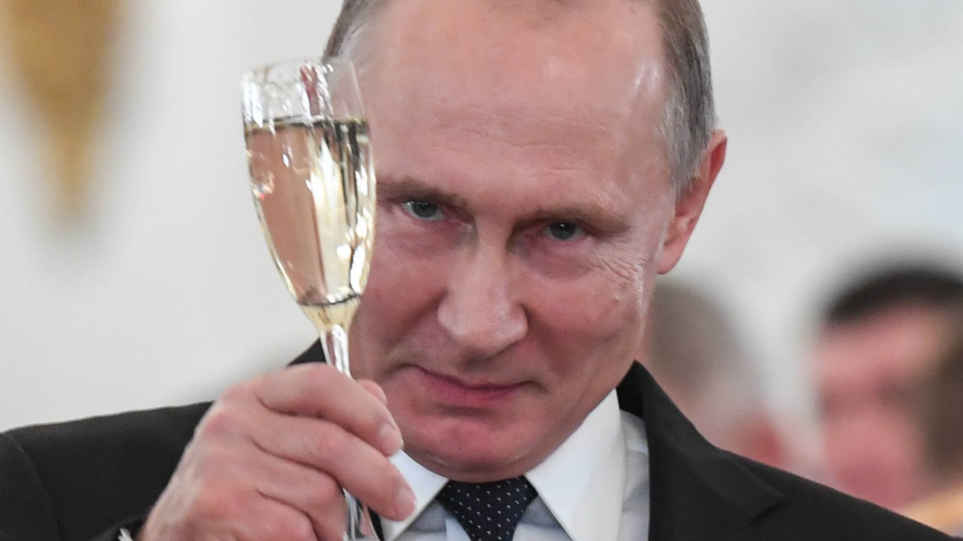 Putin, en su felicitación de Año Nuevo, insta a Trump a una 