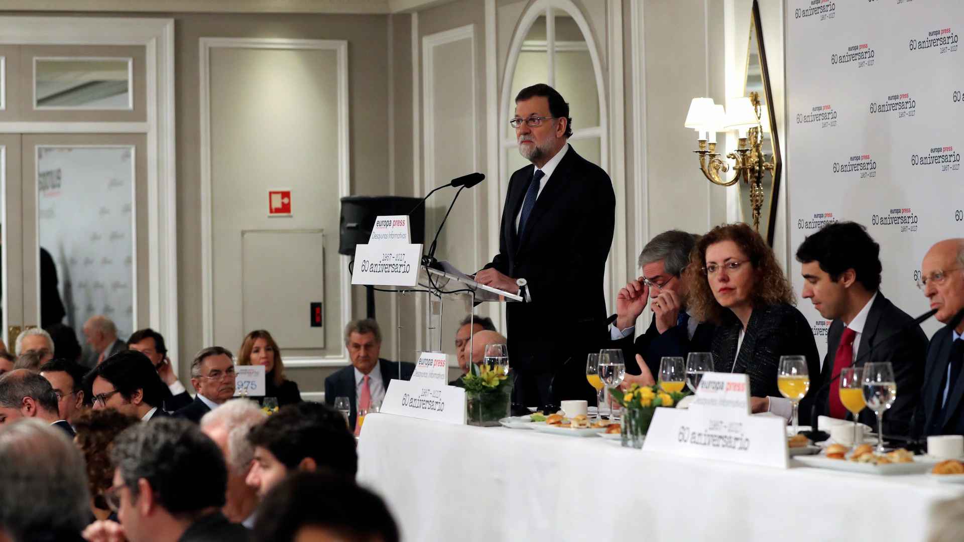Rajoy espera un esfuerzo de "todos" tras el 21D para recobrar la confianza en Cataluña
