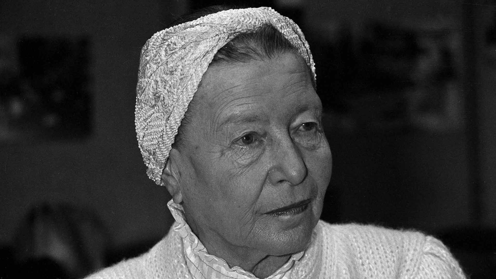5 libros para recordar a Simone de Beauvoir, histórica defensora de los derechos de la mujer