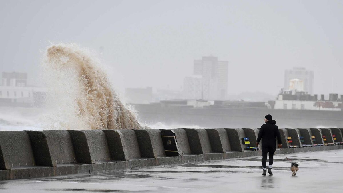 Al menos cinco personas han muerto por el paso de la tormenta Eleanor por Europa