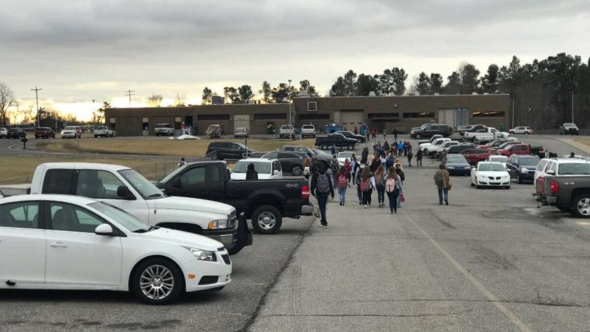 Al menos dos muertos en un tiroteo en un instituto de Estados Unidos