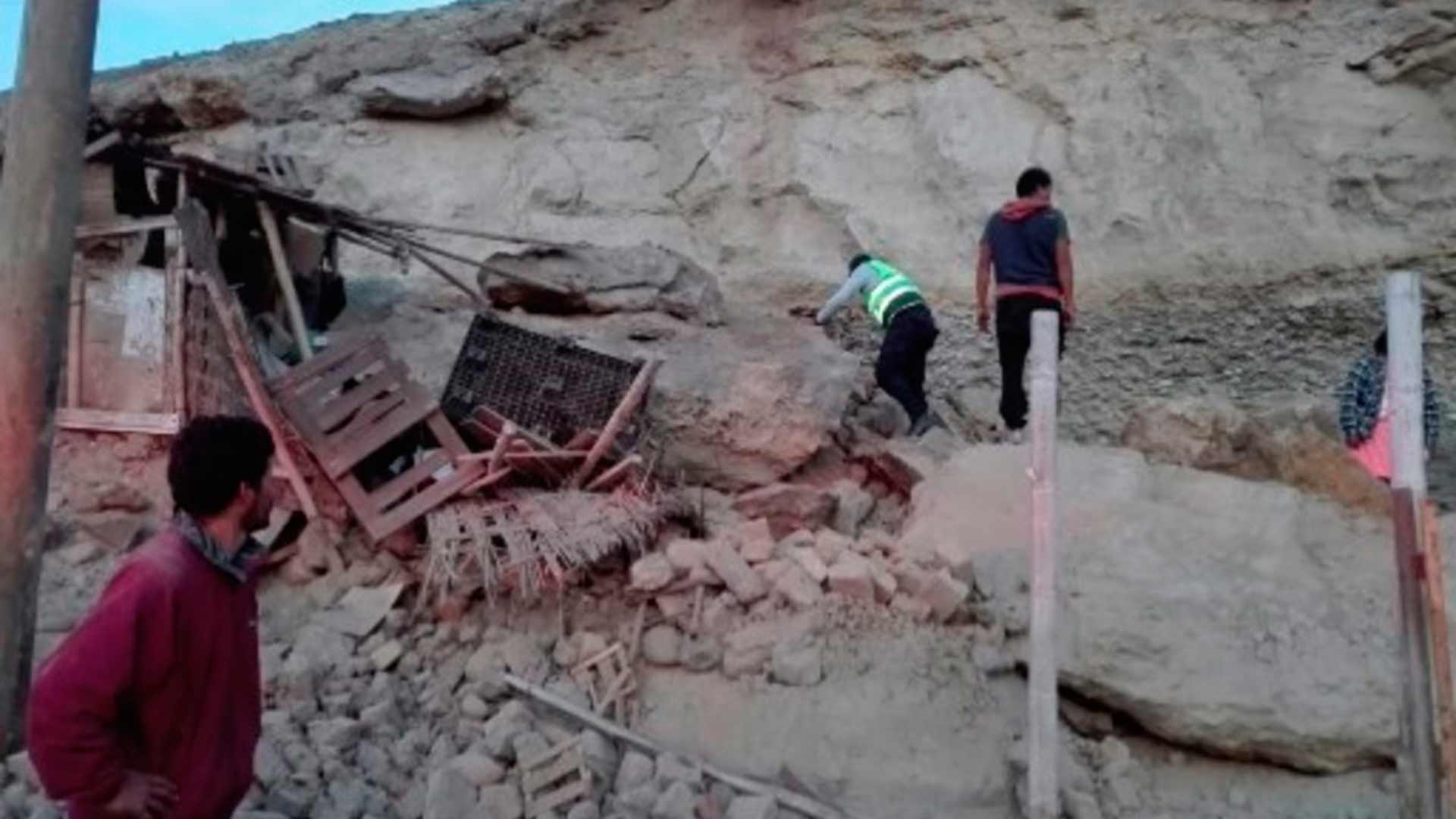 Al menos dos muertos y 65 heridos tras un terremoto de magnitud 7,3 al sur de Perú