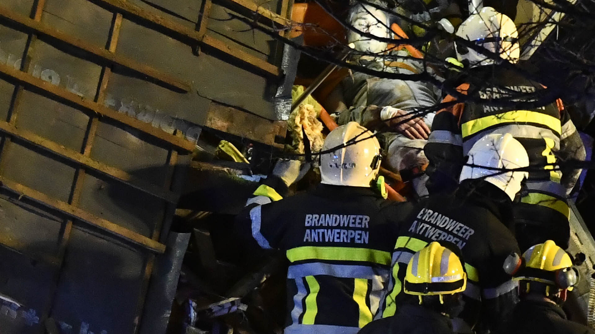 Al menos dos muertos tras una explosión en un edificio de Amberes