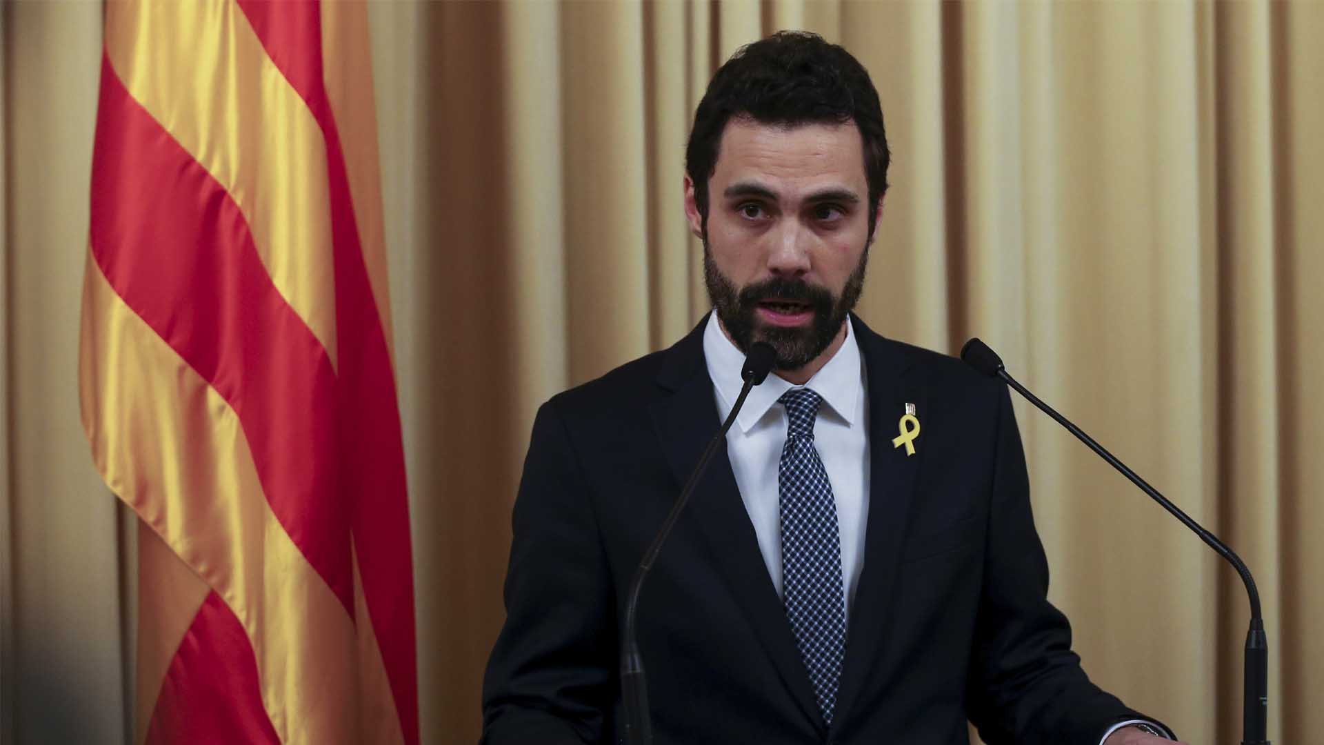 Torrent aplaza el pleno de  investidura pero mantiene la candidatura de Puigdemont