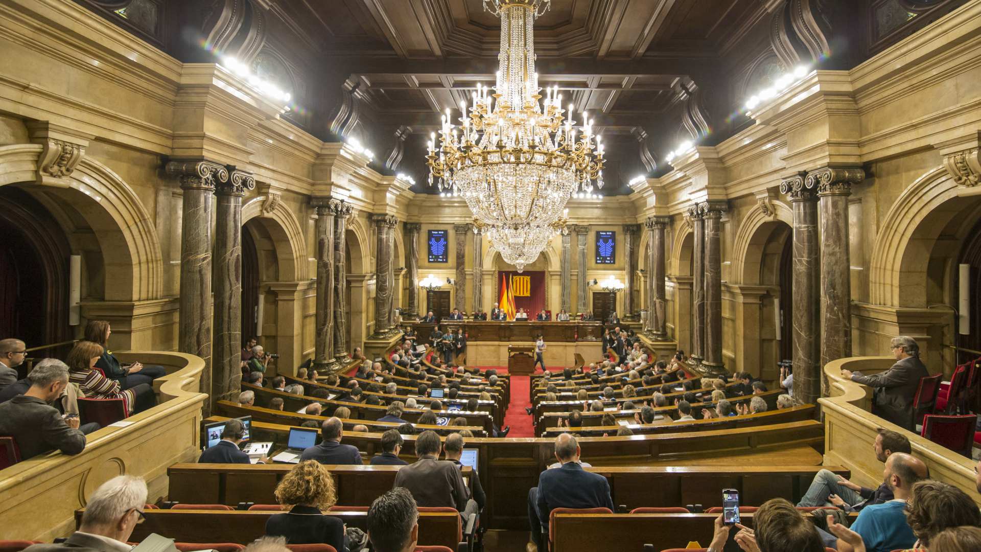 Cs busca apoyos para arrebatar a los nacionalistas la Presidencia del Parlamento catalán