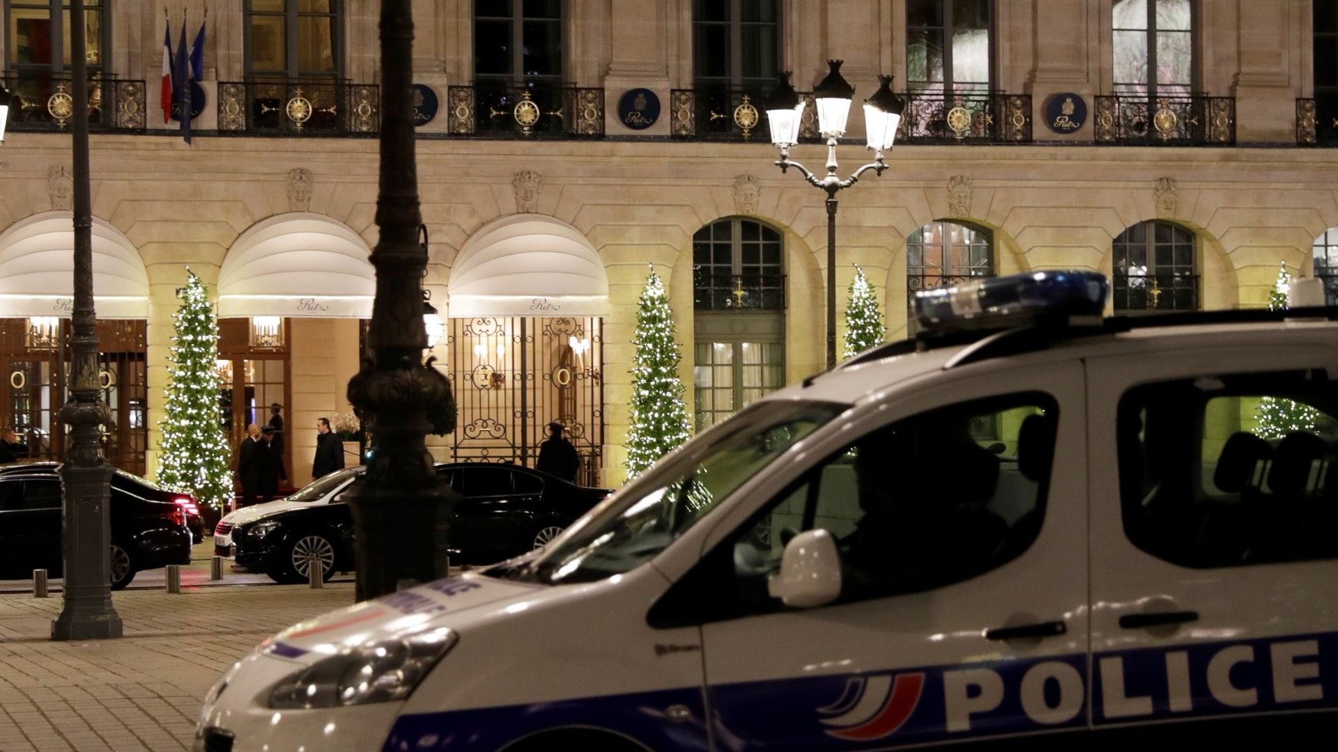 Detenidas tres personas por un atraco a mano armada en el hotel Ritz de París