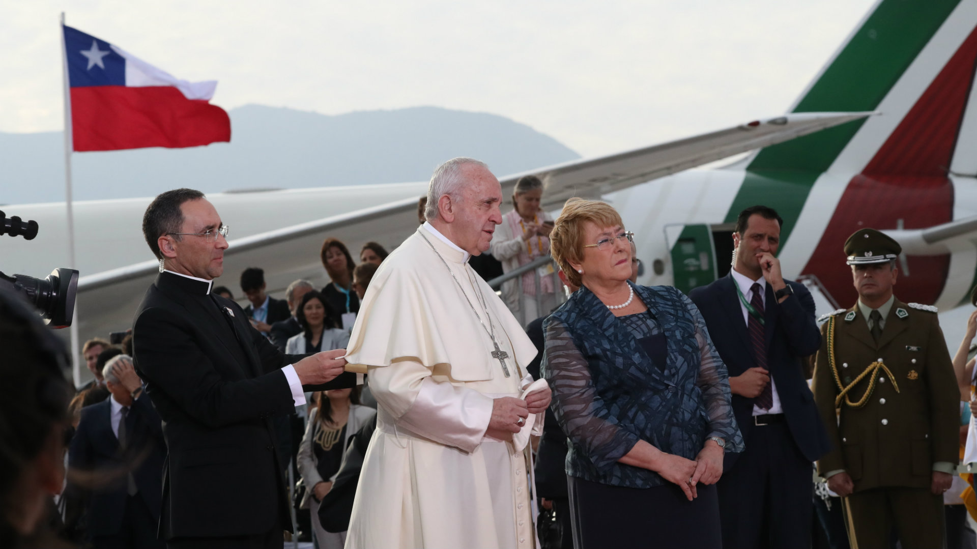 El papa Francisco llega a Chile en su sexta visita a la región