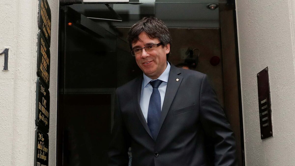 El Parlament convoca la sesión de investidura de Puigdemont para el martes