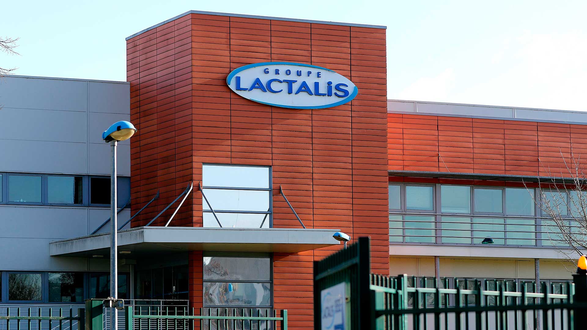 Encontrados productos sospechosos de Lactalis en 22 establecimientos en Francia