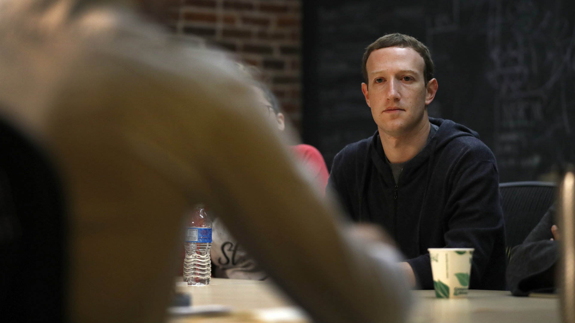 Facebook reconoce que las redes sociales pueden perjudicar a la democracia