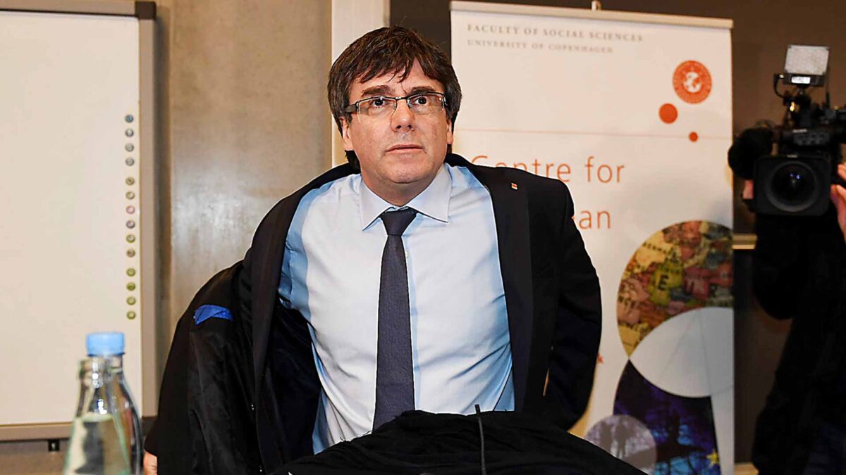 Junts per Catalunya retira la petición de delegación de voto de Puigdemont