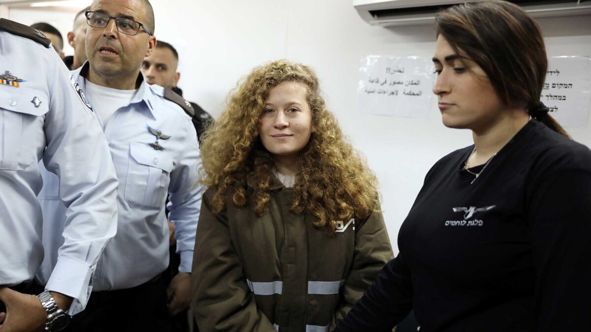 La corte militar extiende la detención de la adolescente palestina Ahed Tamimi