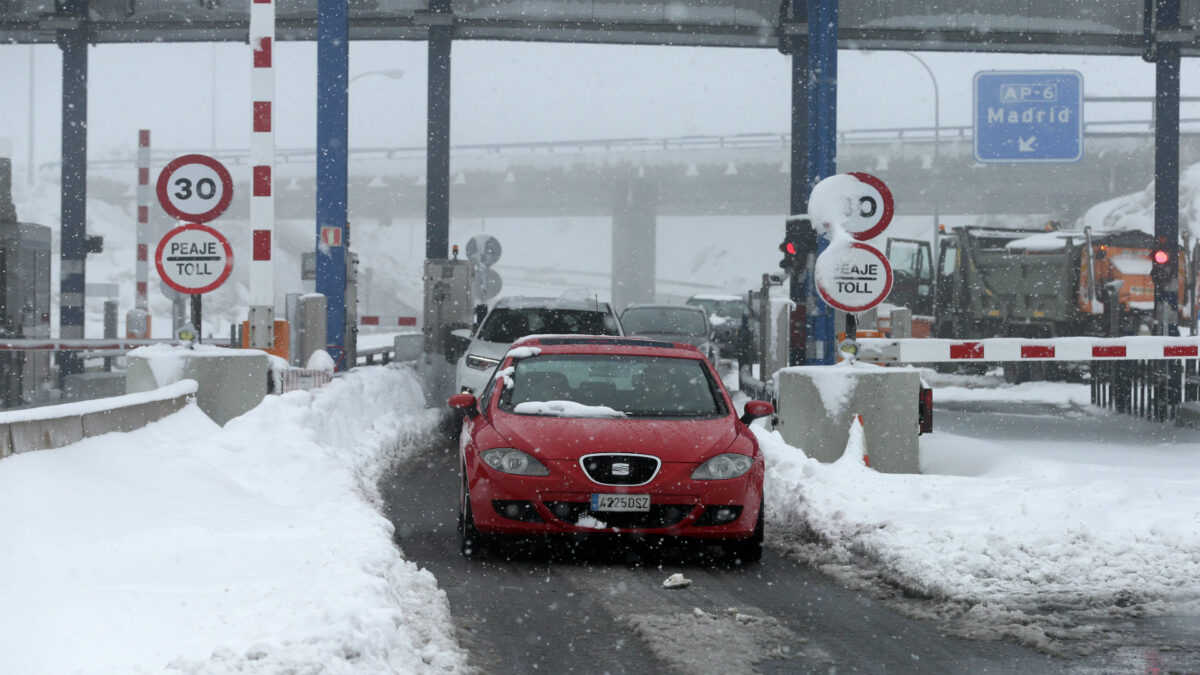 ¿Por qué una nevada provoca el caos en la AP6?