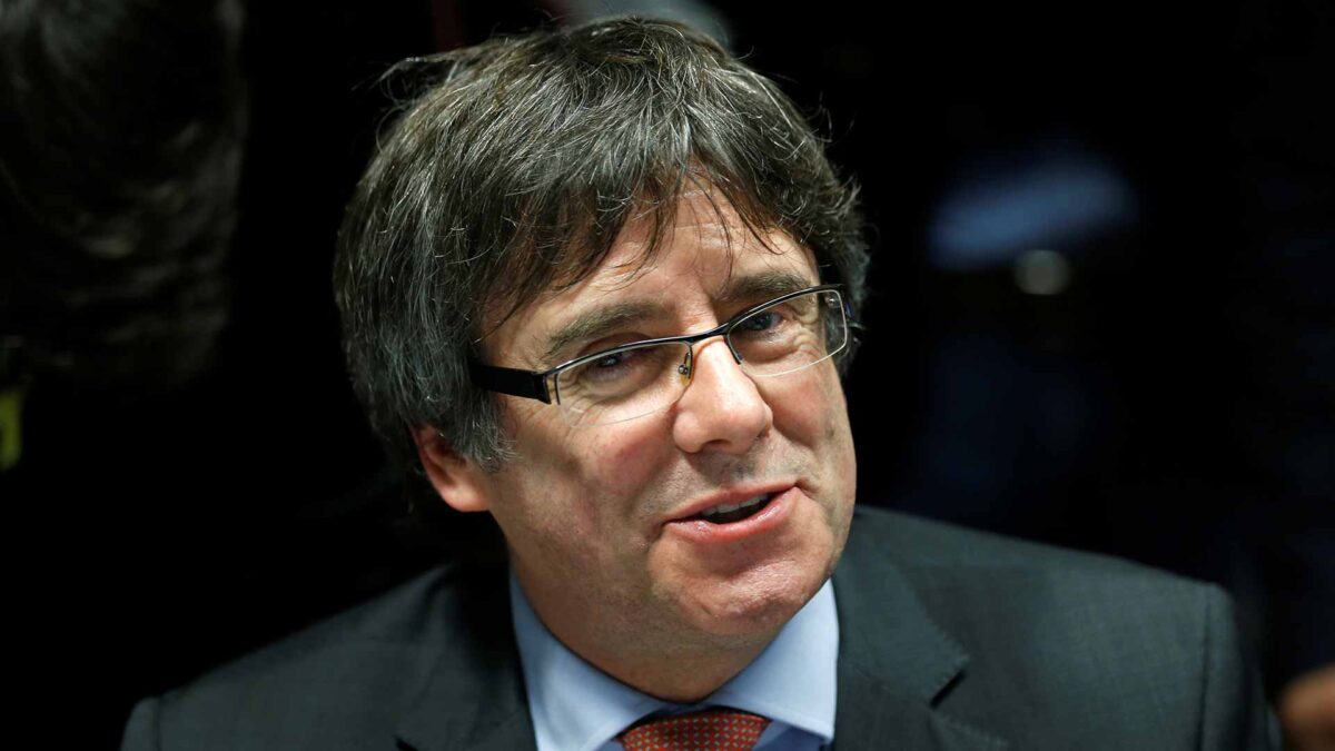 Puigdemont decide no delegar su voto en la constitución del Parlament