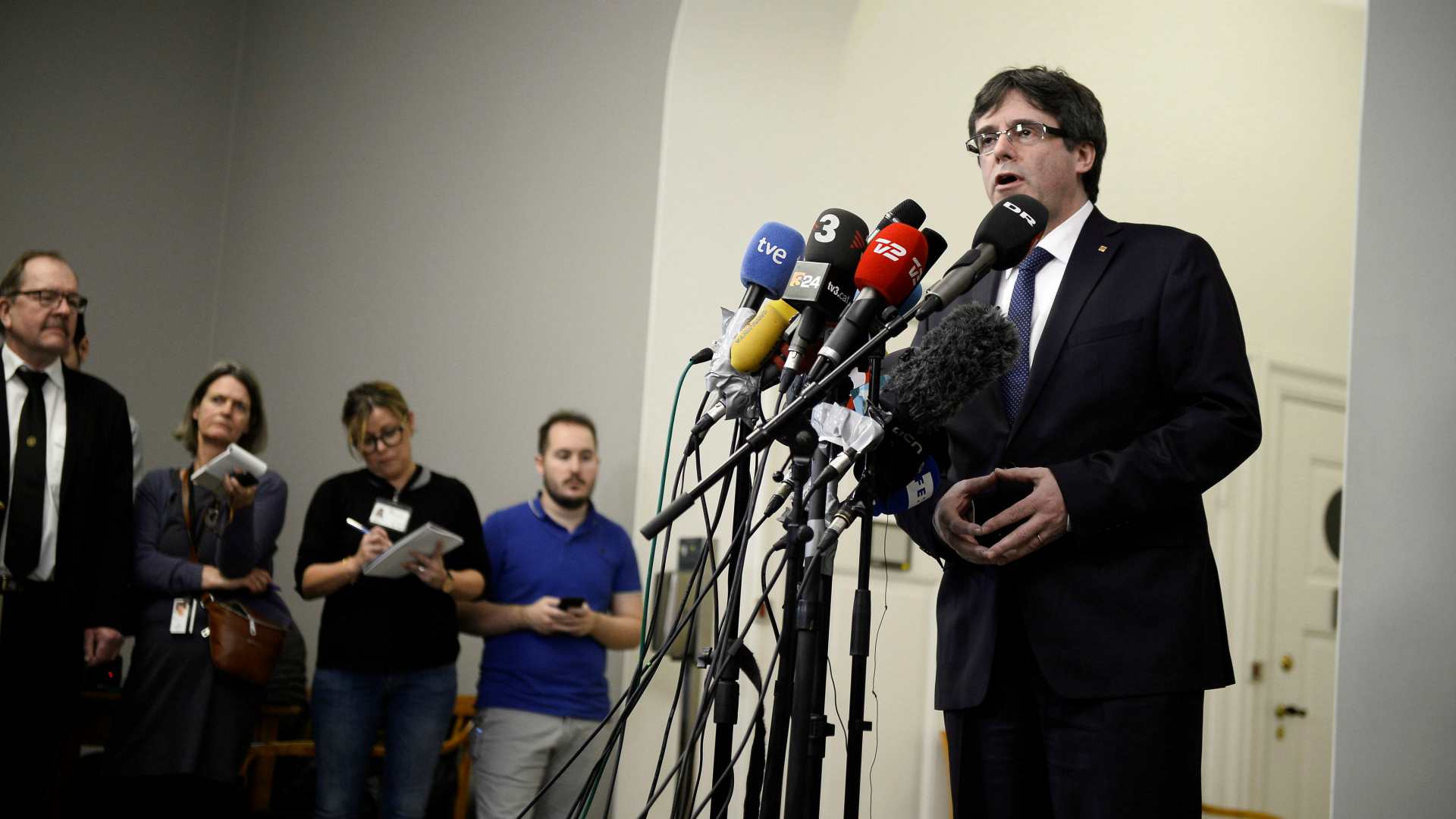 Puigdemont pide personarse ante el TC por el recurso contra su investidura