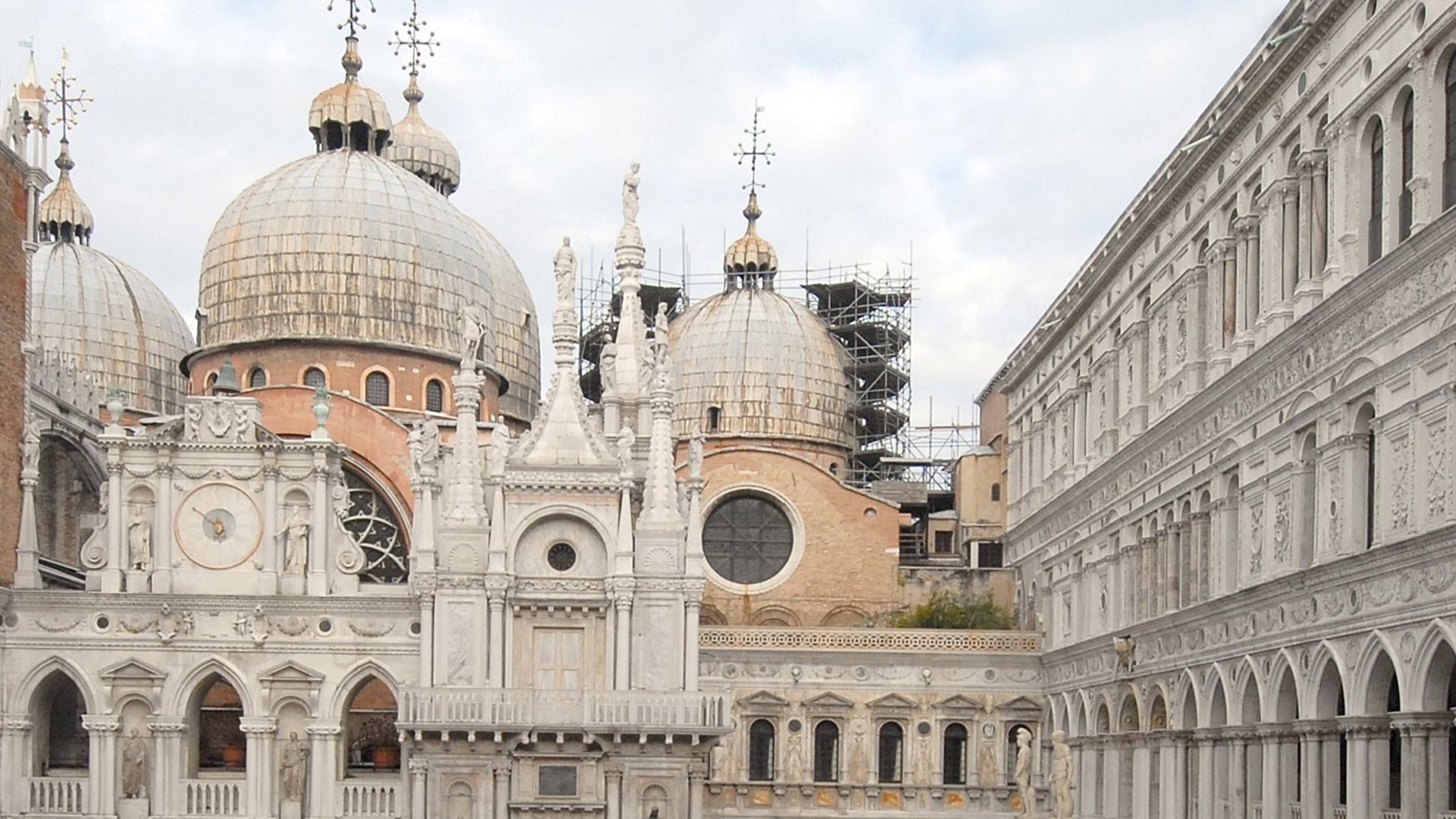 Roban joyas del jeque Al Thani expuestas en el Palacio Ducal de Venecia