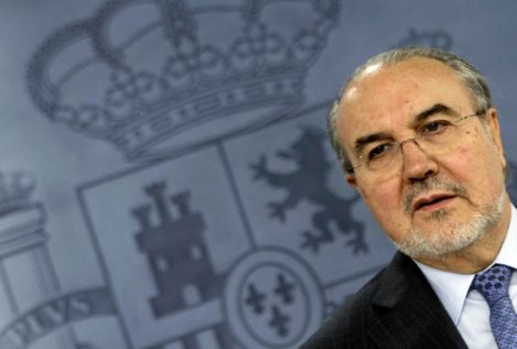 Solbes admite errores al encarar la crisis durante el gobierno de Zapatero