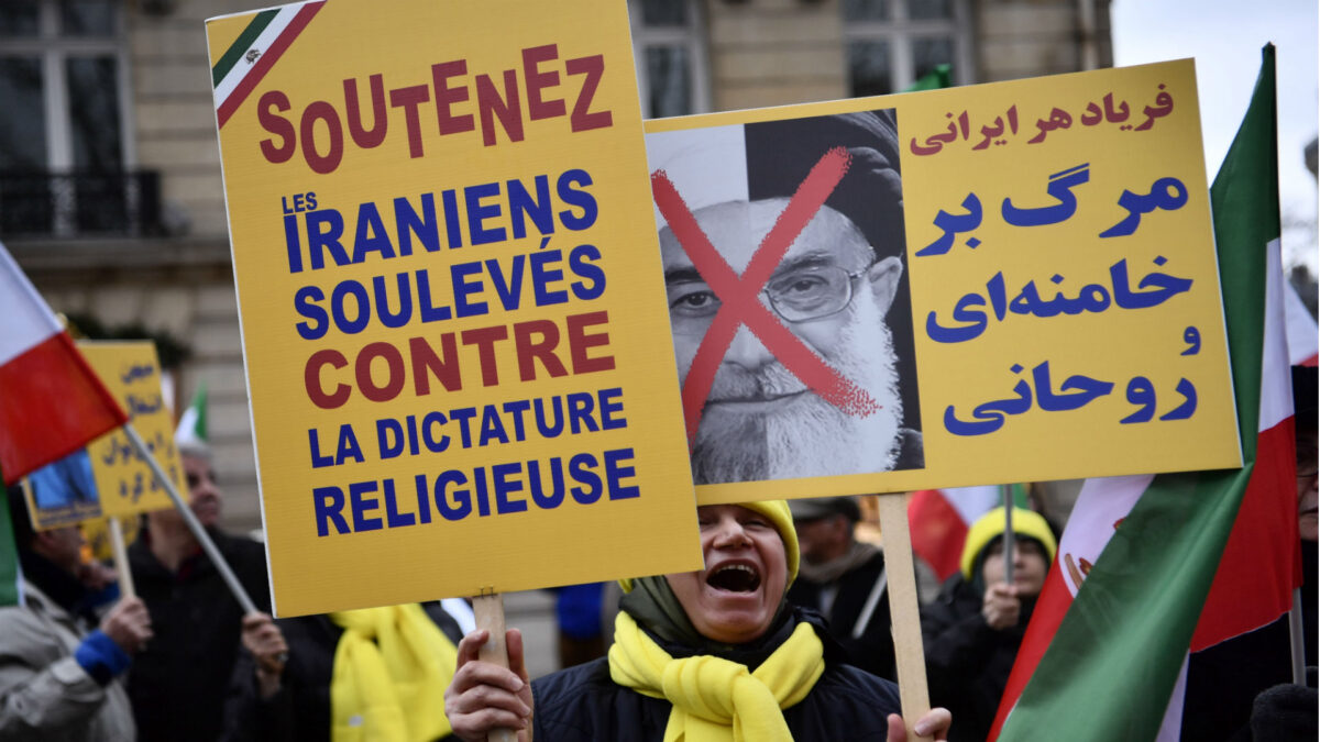 Tres manifestantes mueren en una cárcel de Irán cuando se encontraban bajo custodia policial