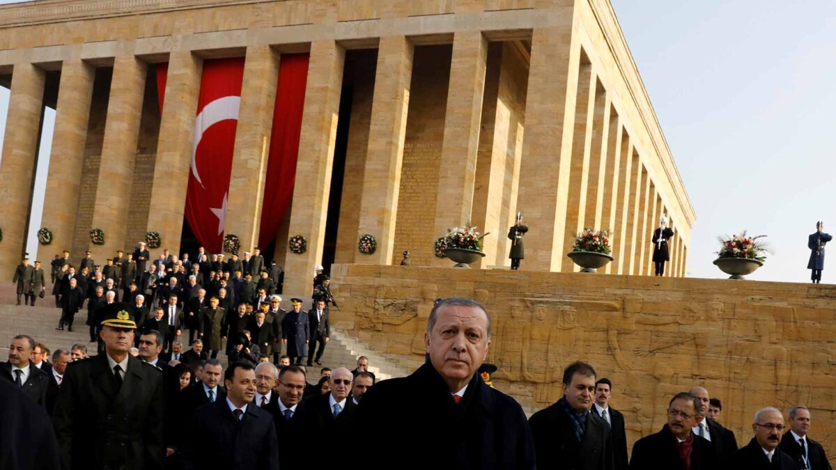 Turquía reintegra a más de 1.800 funcionarios cesados tras el fallido golpe de 2016