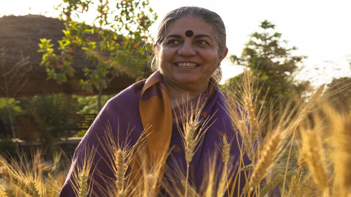 Vandana Shiva: “Corporaciones como Monsanto corrompen a los Gobiernos»