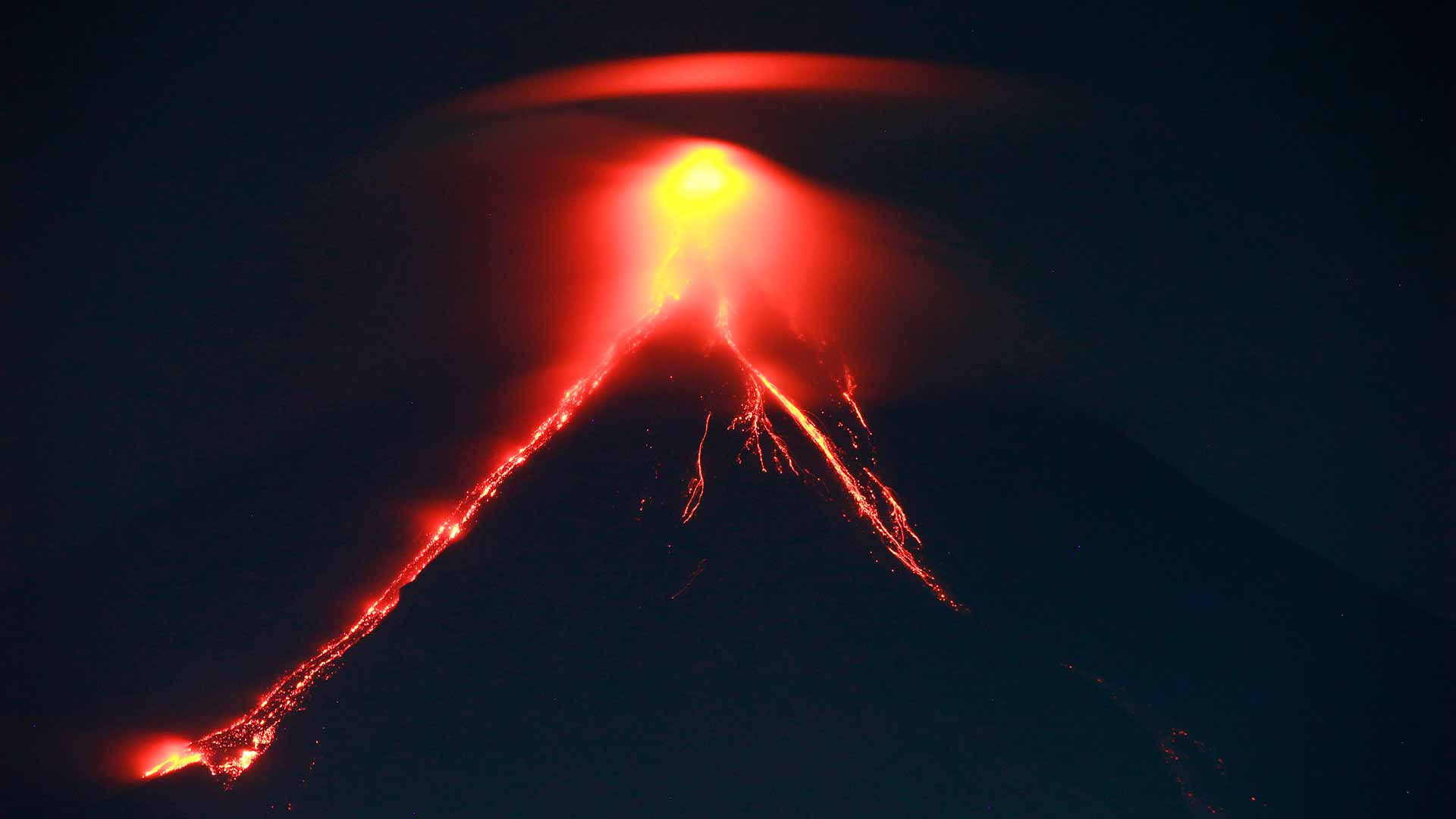 Temor en Filipinas ante una erupción peligrosa del volcán Moyan