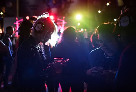 Barcelona crea un protocolo contra el acoso sexual en discotecas y festivales de música