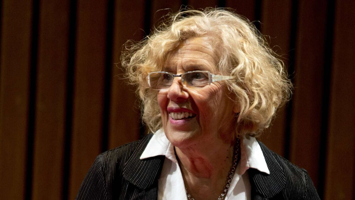 Carmena visita ARCO tras ausentarse de la inauguración