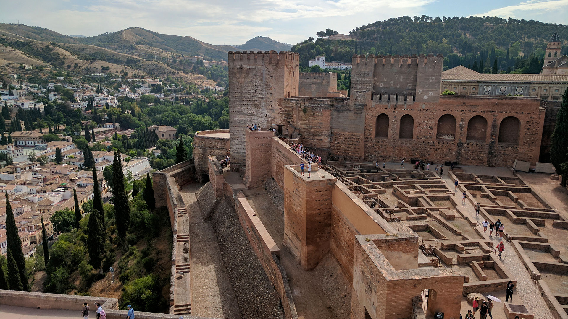 Condenadas 10 personas por un fraude en los accesos a la Alhambra de Granada