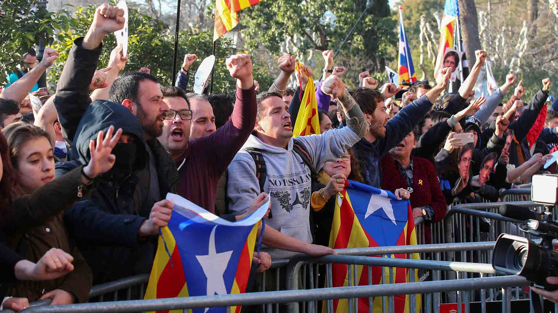 El apoyo de los catalanes a la independencia cae al 40,8% según un sondeo de la Generalitat