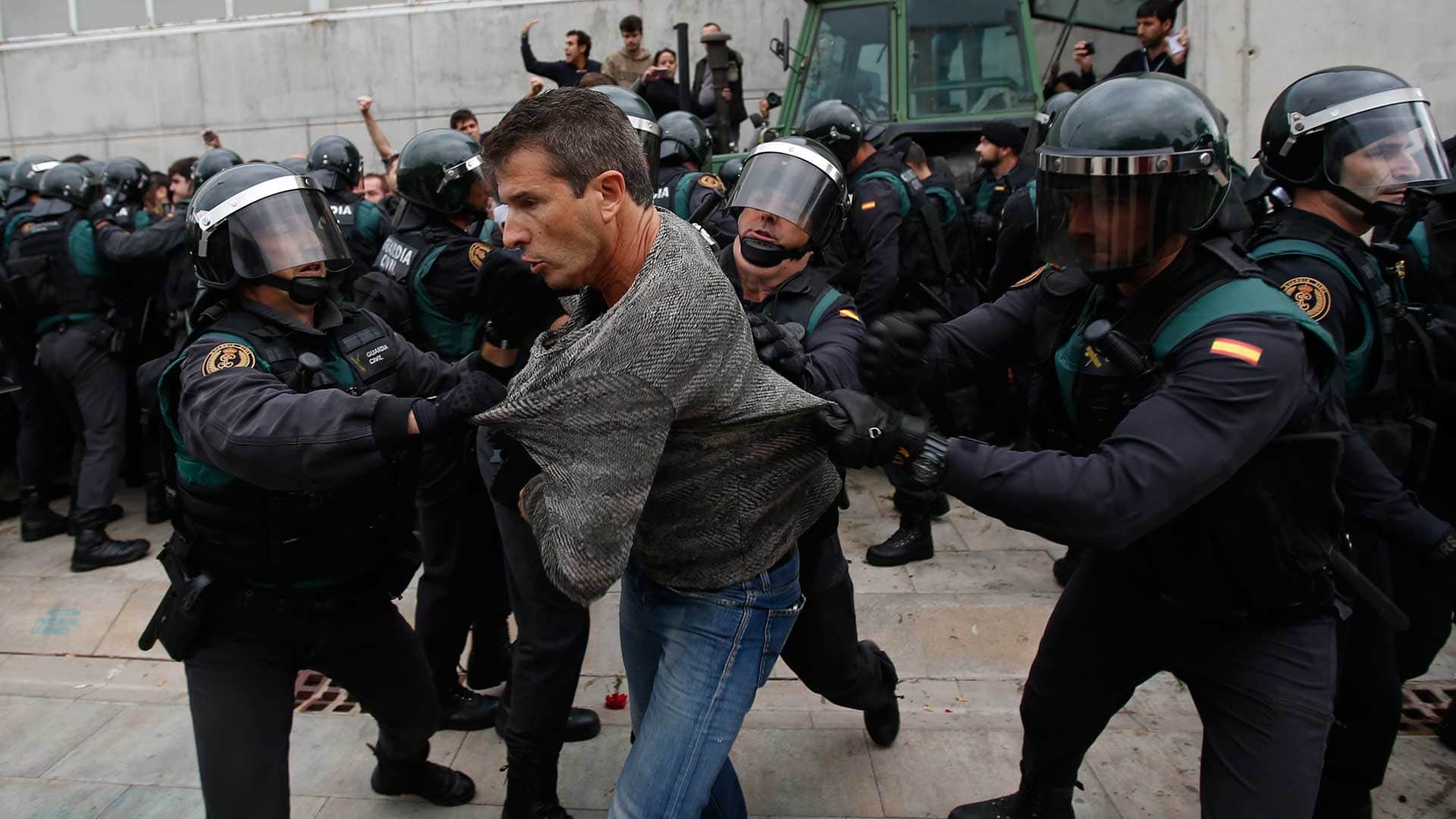 El Ayuntamiento de Barcelona se presenta como acusación popular contra la actuación policial del 1-O