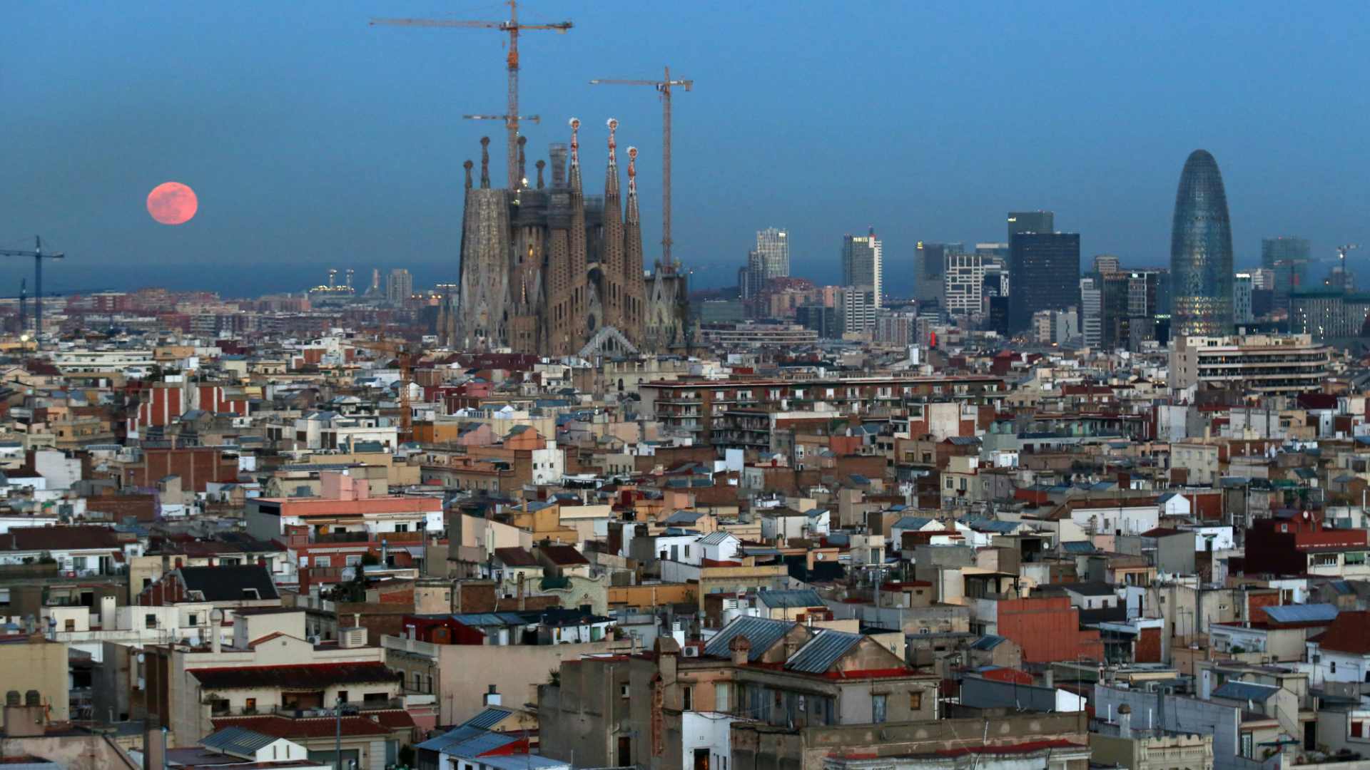 El 'procés' provoca nuevos traslados de empresas fuera de Cataluña, incluida Axel Hotels