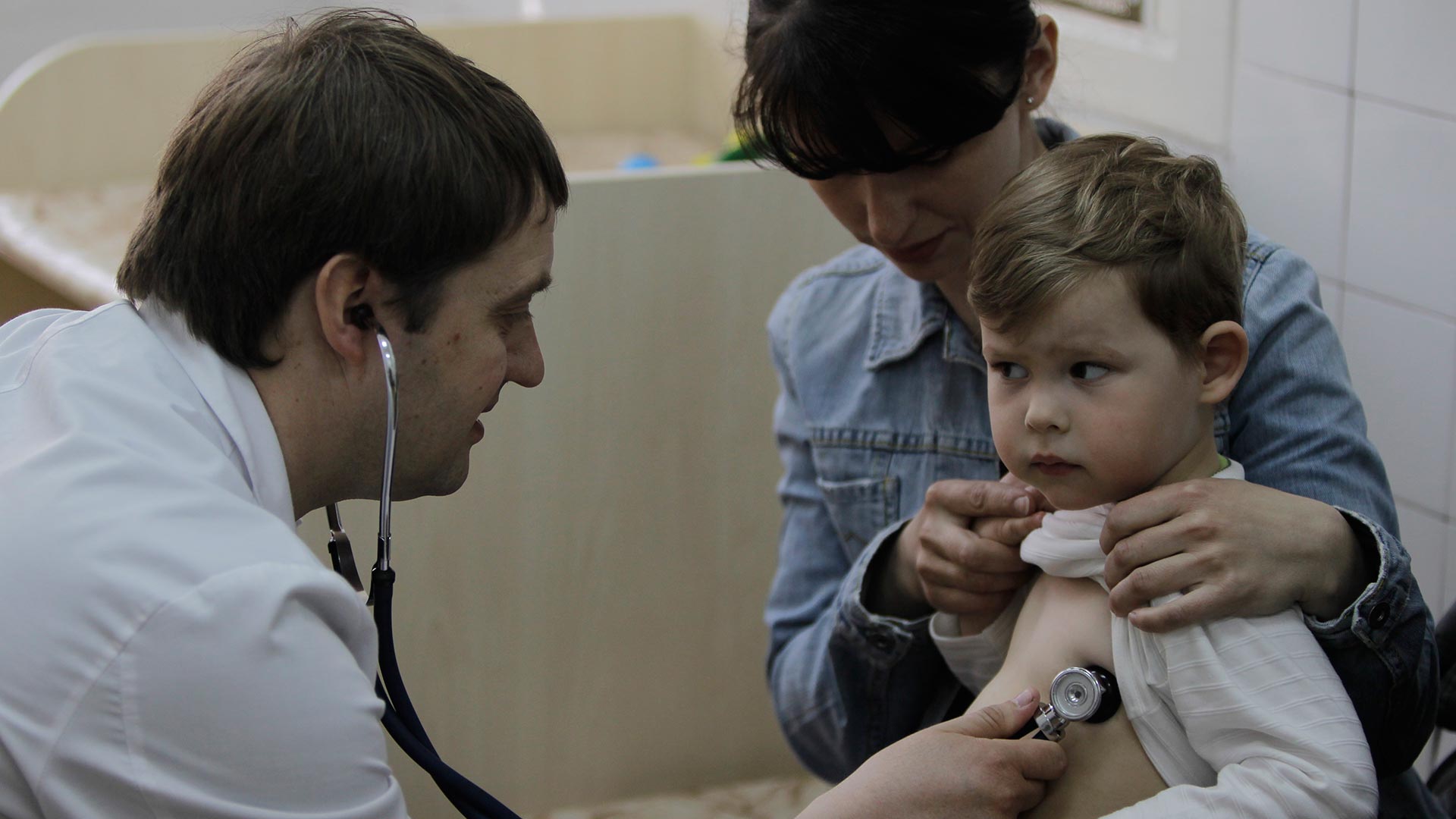 Los pediatras alertan de que la atención en centros de salud "está en peligro"