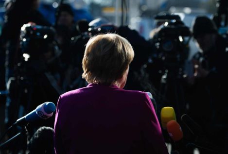 Merkel admite que habrá "compromisos dolorosos" para formar Gobierno