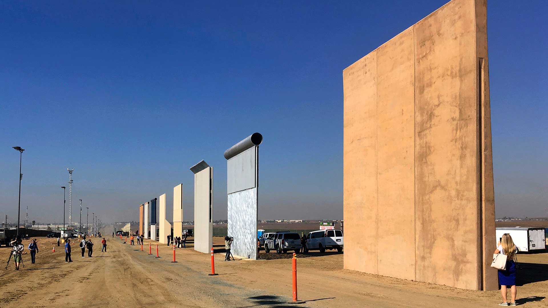 Un juez criticado por Trump por su ascendencia mexicana falla a favor del muro