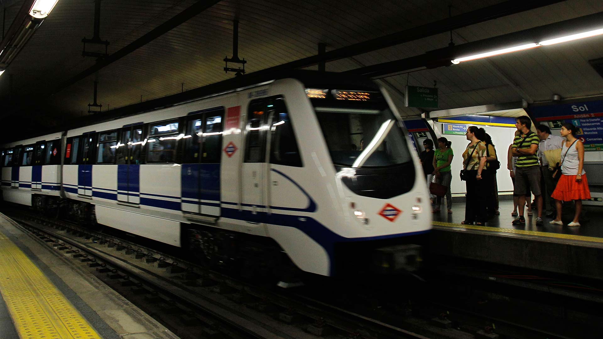 ¿Por qué el metro de Madrid circula por la izquierda?
