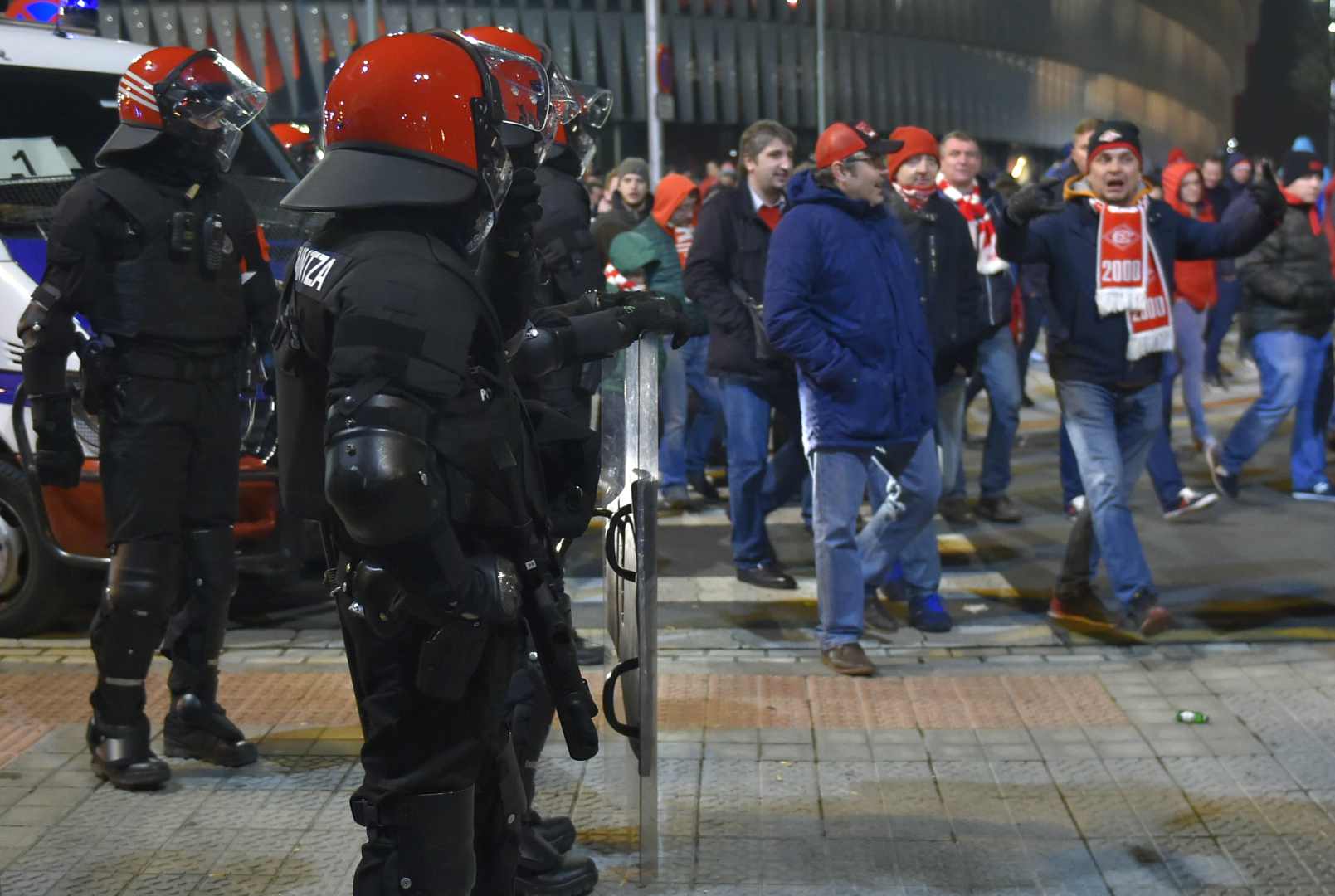 Quedan en libertad con cargos los 9 detenidos en los incidentes con hinchas rusos en Bilbao