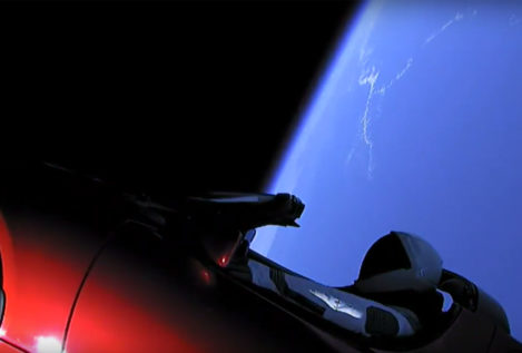 "Hay un coche orbitando la Tierra": Musk deja al mundo sin palabras con el Falcon Heavy