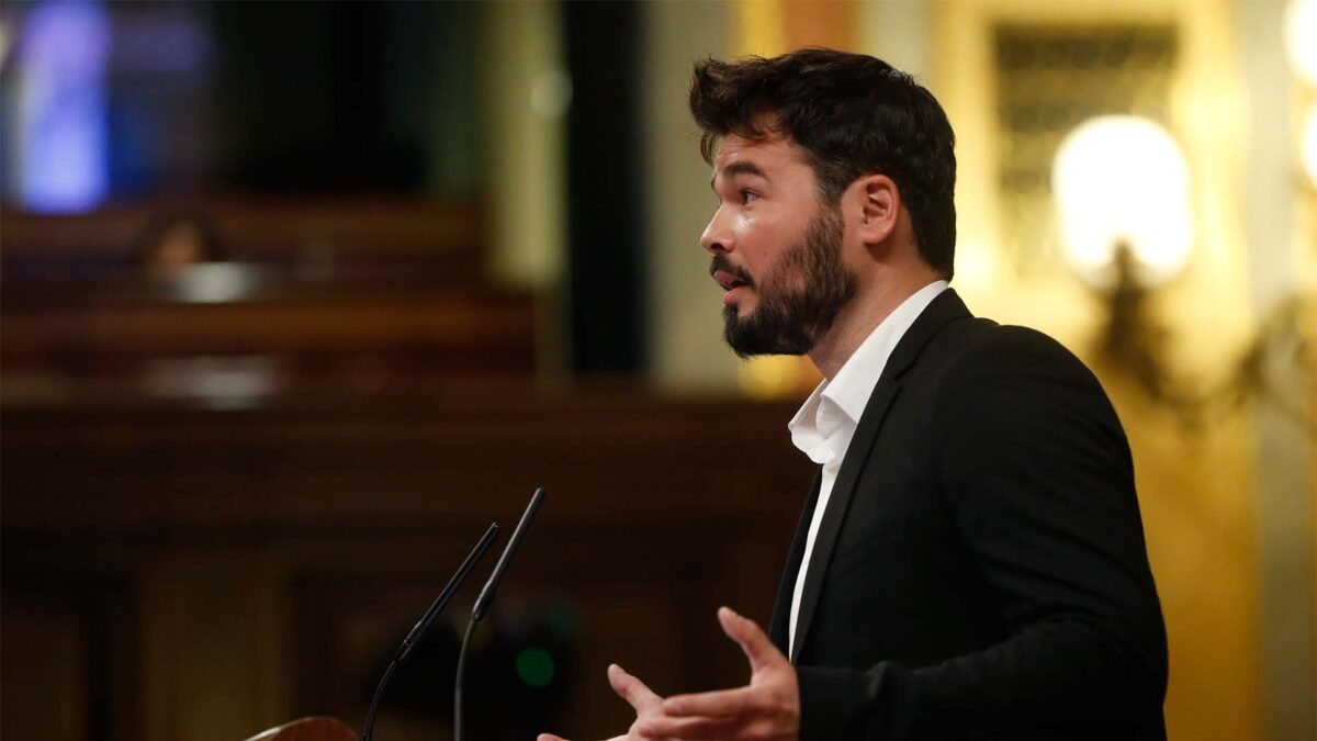 Rufián equipara la enseñanza de Defensa en las aulas a las prácticas franquistas