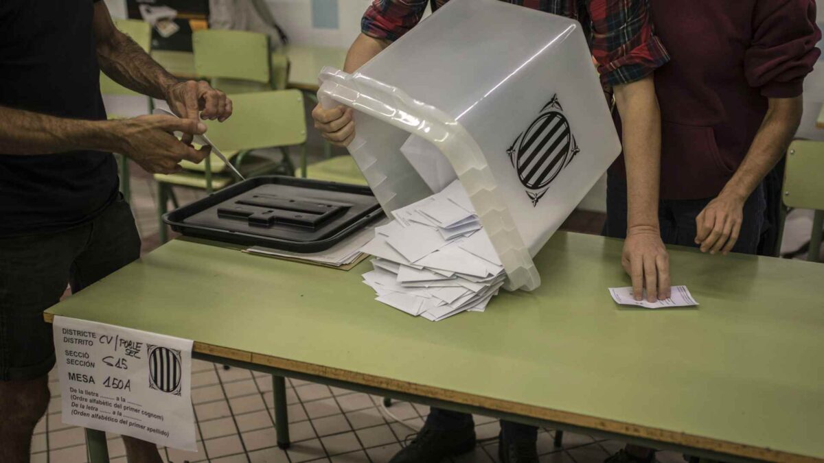 «Todo o parte» del referéndum catalán se pagó con créditos públicos del FLA