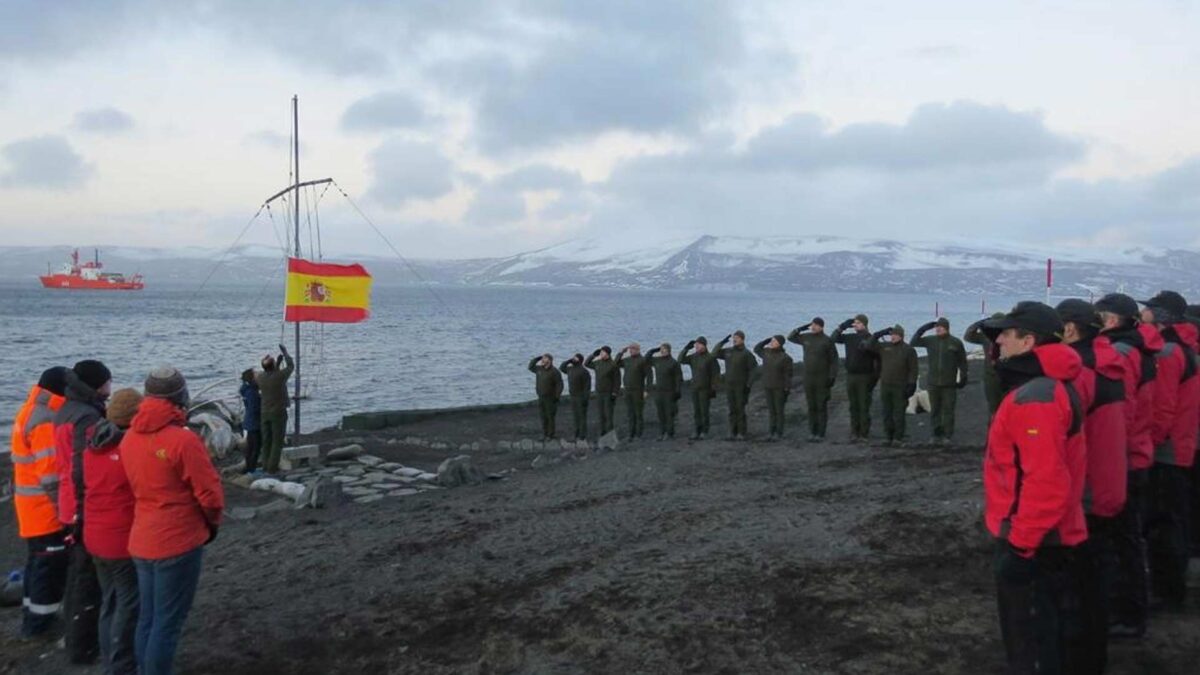 El Ejército finaliza su XXXI Campaña Antártica tras 70 días de investigación