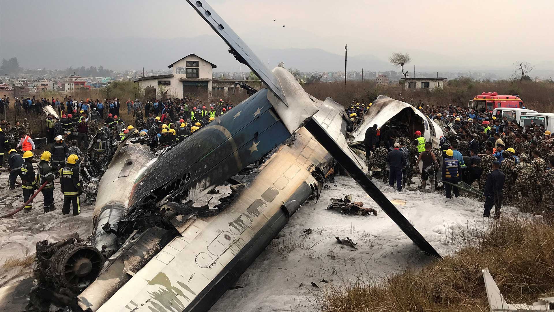 Al menos 49 muertos en un accidente de avión en Katmandú