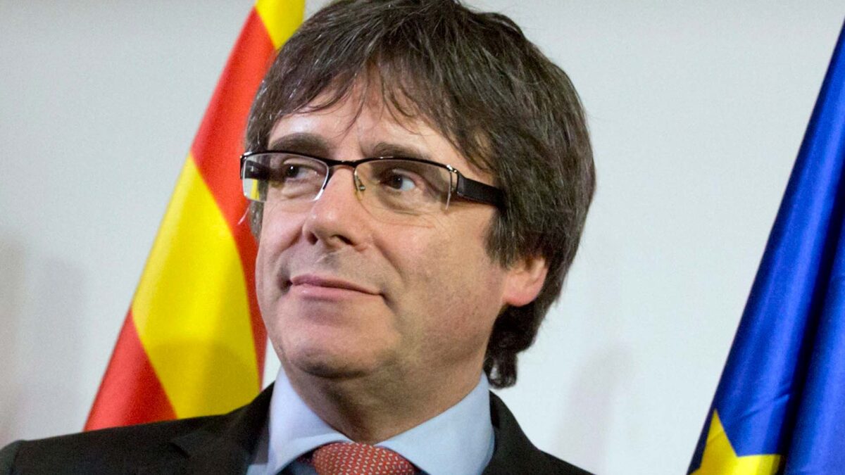 El coche de Puigdemont llevaba un localizador en el momento de su detención