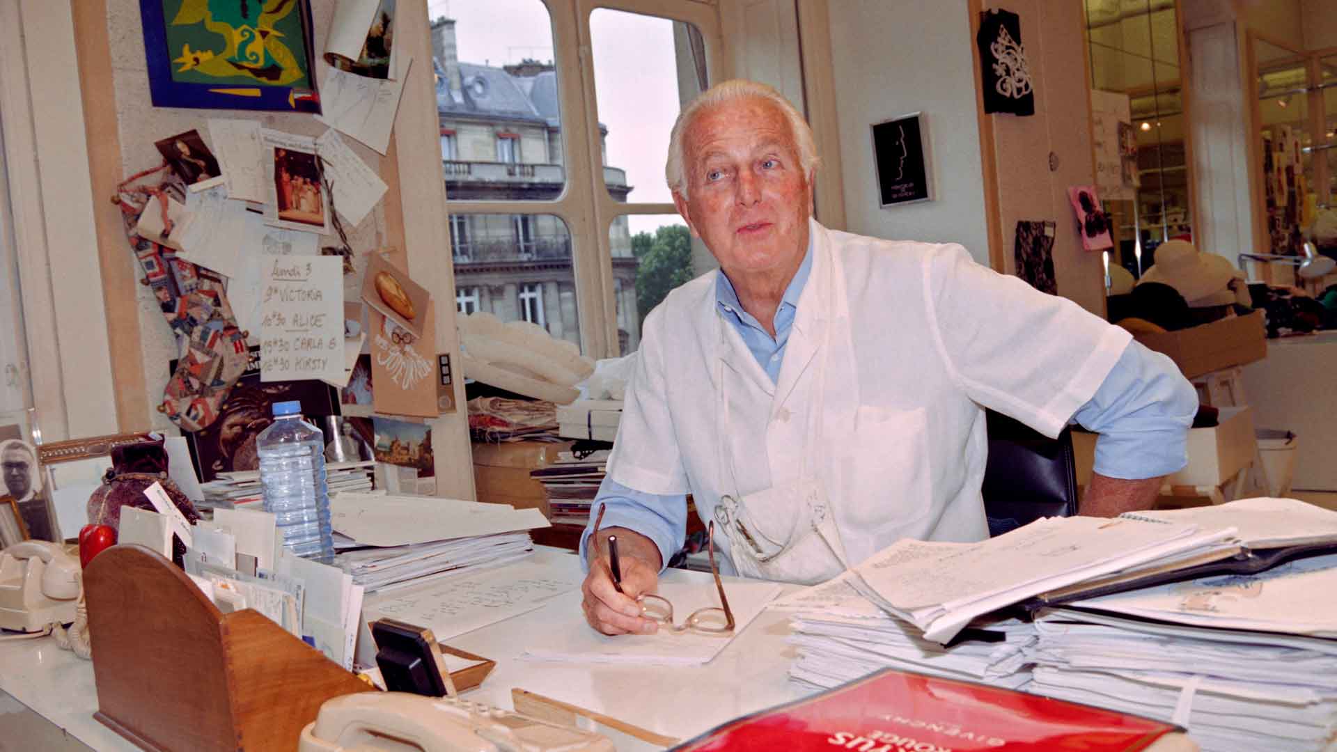 El diseñador de moda Hubert de Givenchy fallece a los 91 años