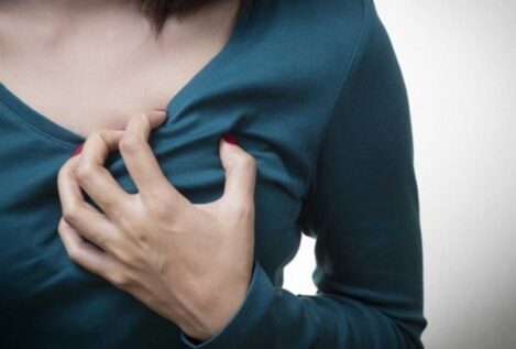 ¿Cómo detectar un infarto femenino?