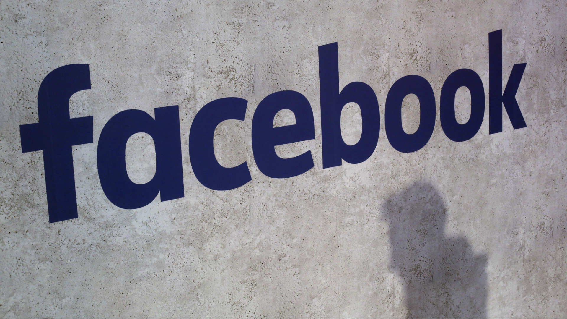 Facebook contrata una auditora para investigar a la consultora que manipuló información