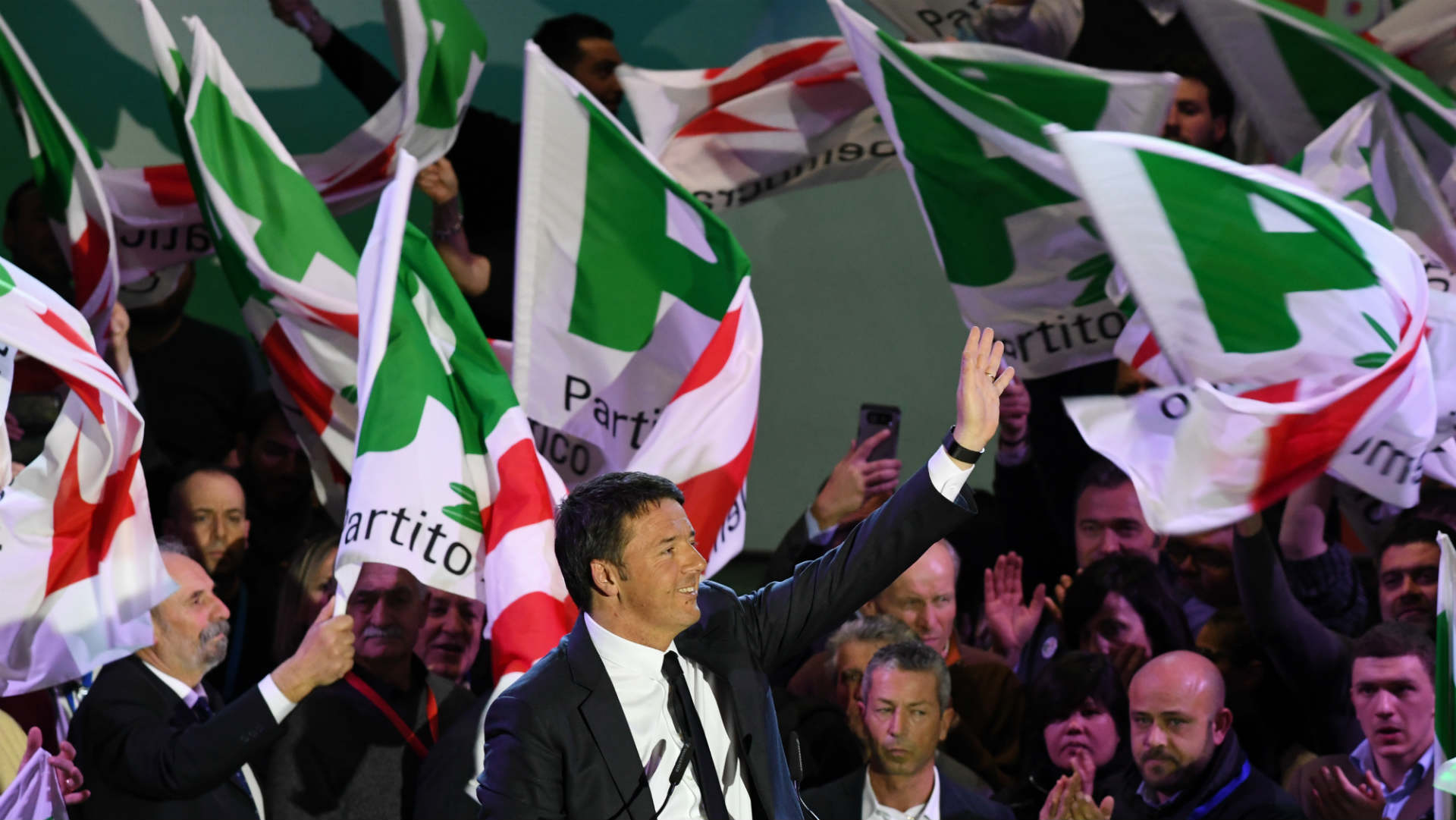 Italia cierra campaña con grandes manifestaciones en Roma, Florencia y Milán